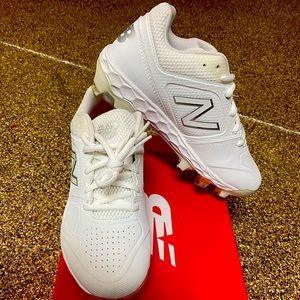 New Balance Velo V1 Softball Cleats